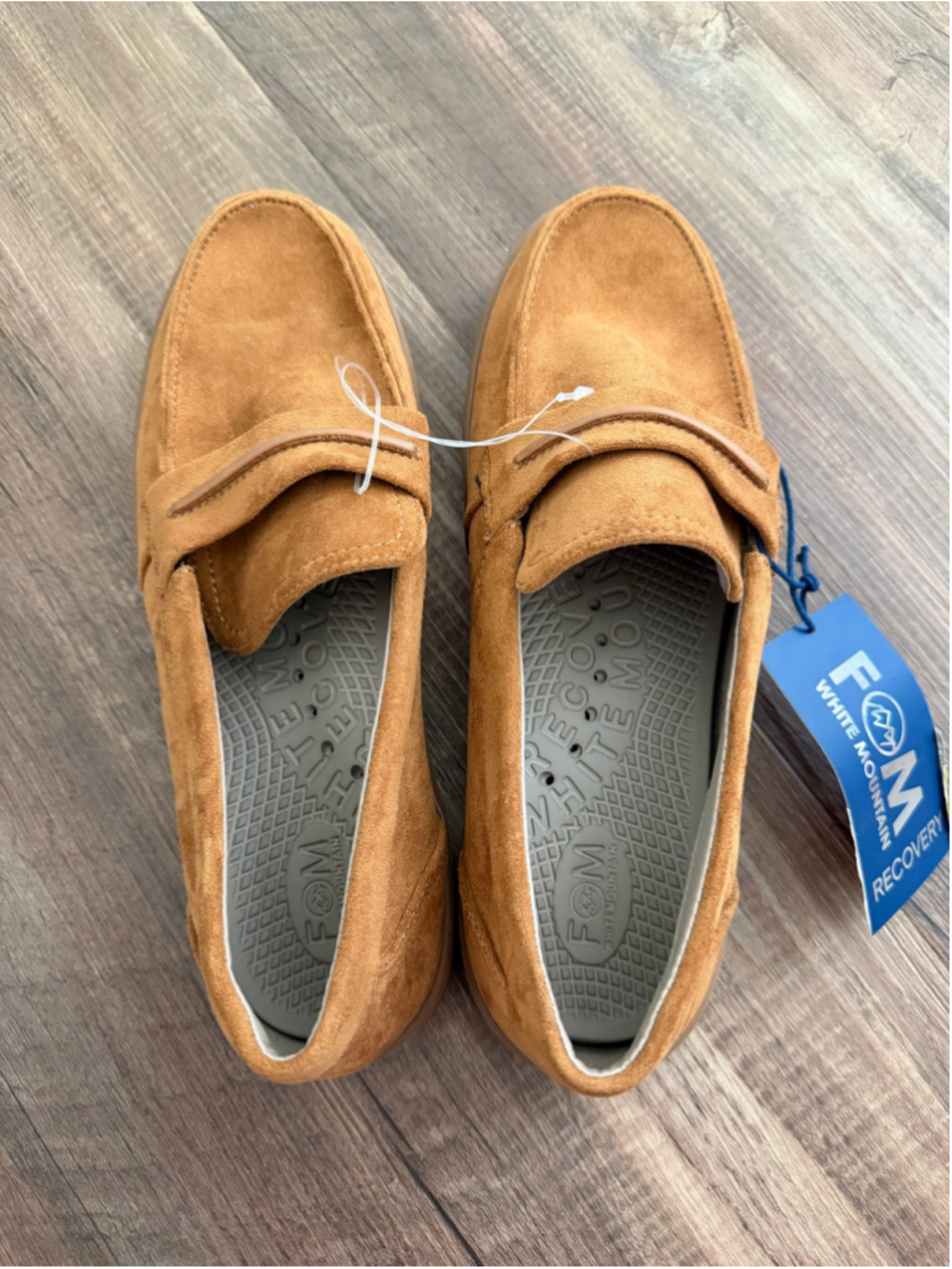 White Mountain Tan Loafers Size 8.5 NWT